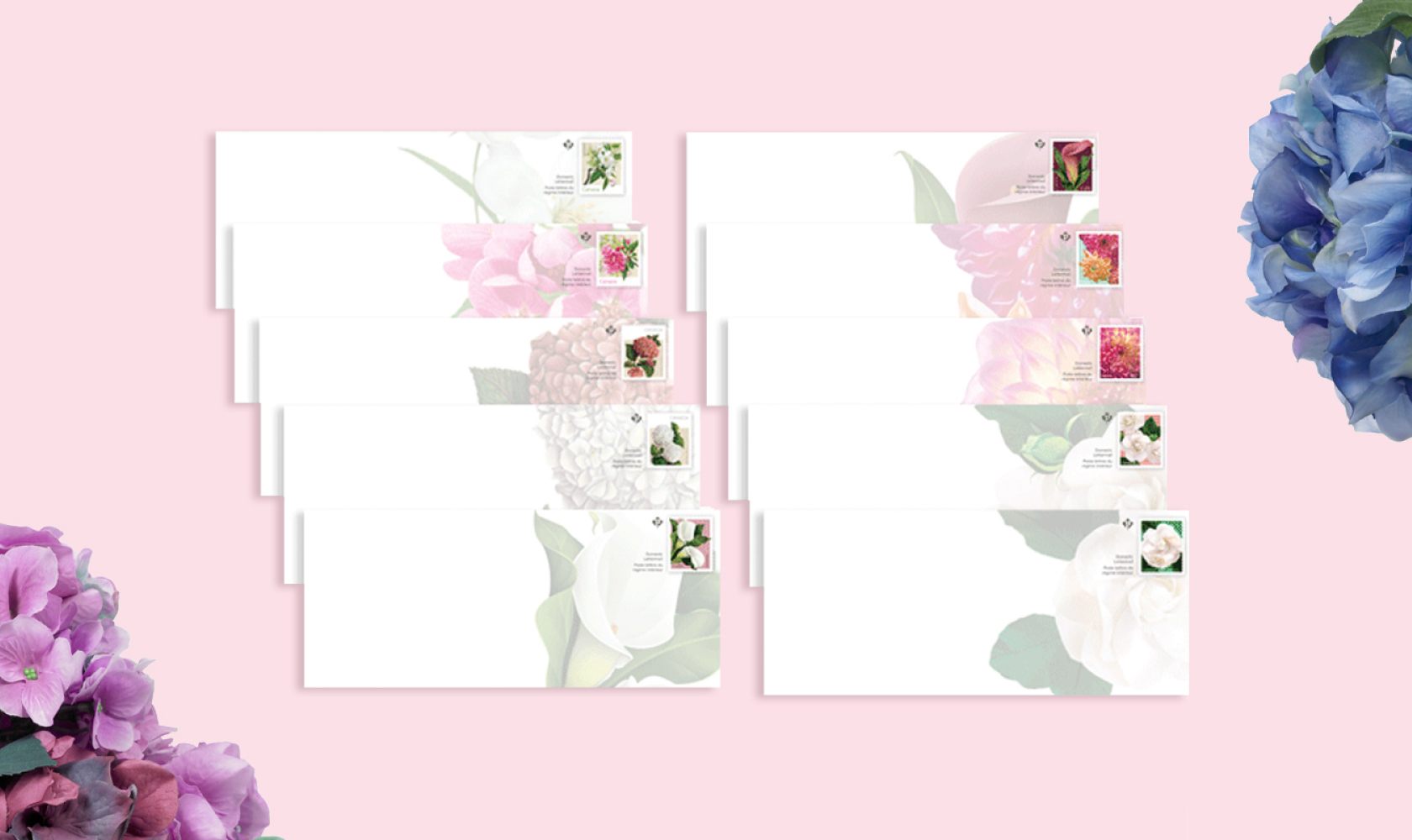 Enveloppes affranchies de timbres de Postes Canada consacrés aux fleurs