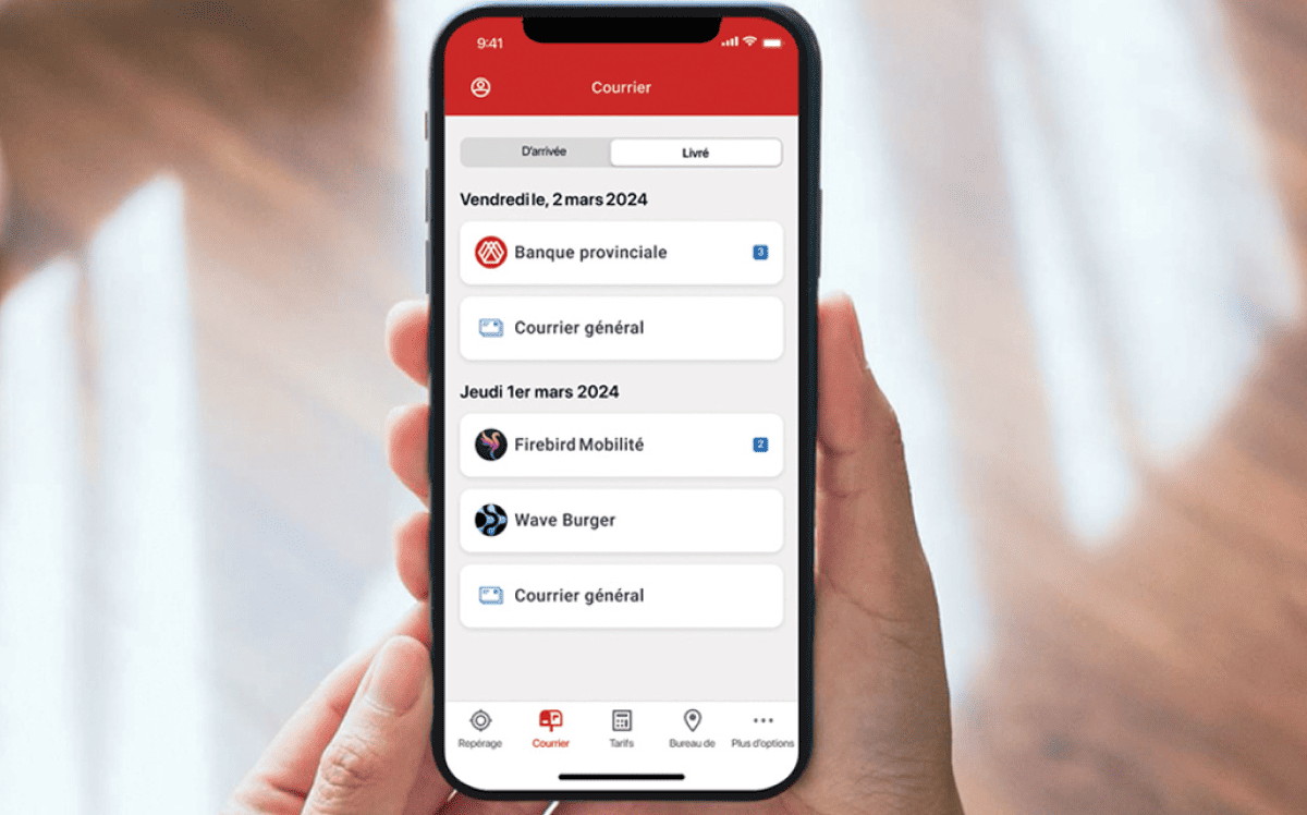 Un écran de téléphone cellulaire affiche la page Courrier de l’appli Postes Canada. Les onglets d’en-tête montrent les options « Courrier d’arrivée » et « Livré ». Un écran de téléphone cellulaire affiche la page Courrier de l’appli Postes Canada. Les onglets d’en-tête montrent les options « Courrier d’arrivée » et « Livré ».